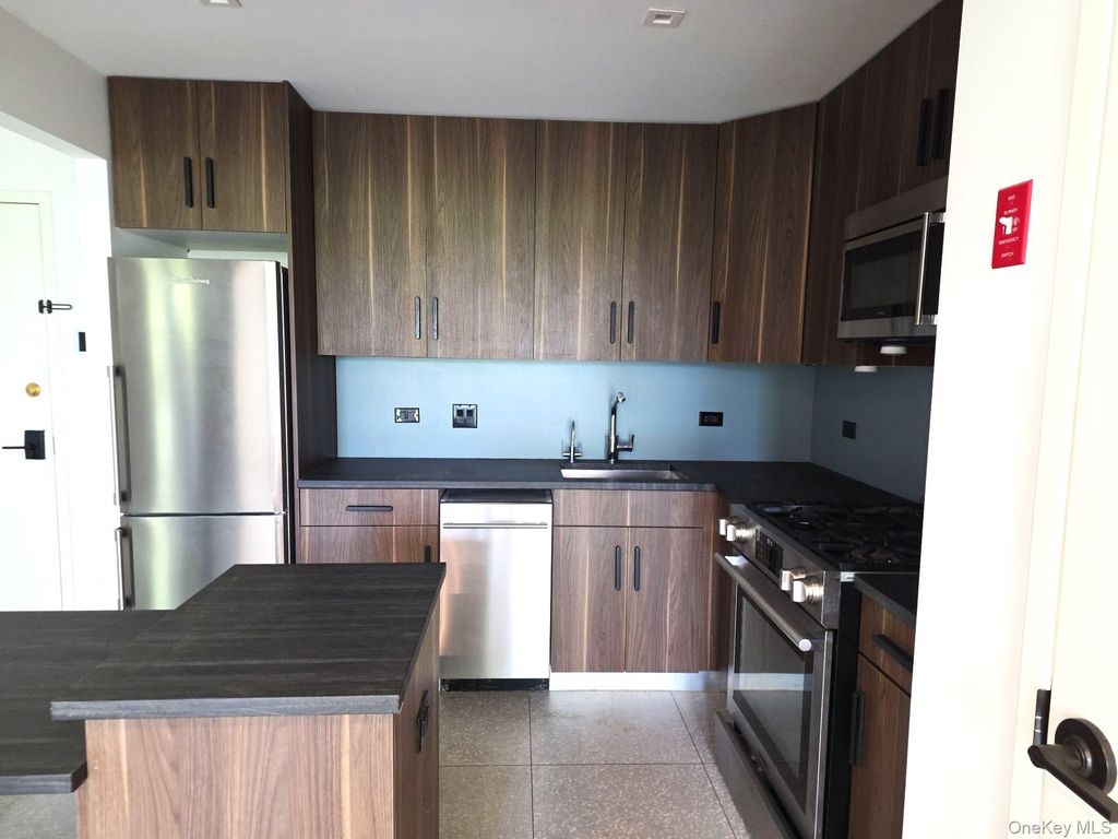231 E 123rd Street, New York (manhattan), NY 10035 — photo 3