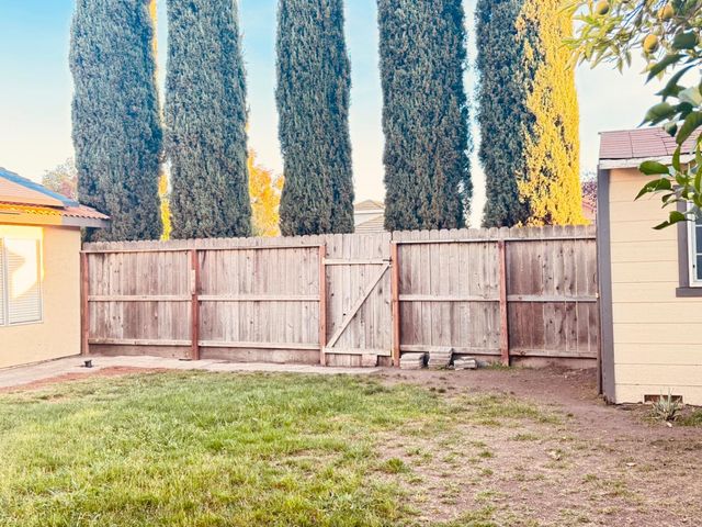 4193 Kimball Ln, Stockton, CA 95206