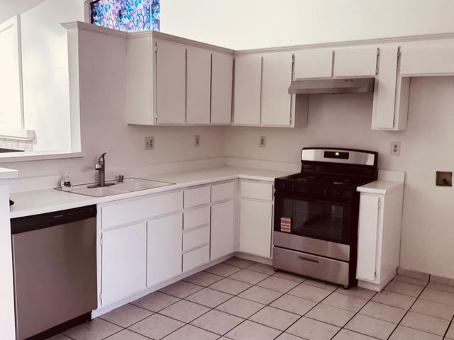 4193 Kimball Ln, Stockton, CA 95206