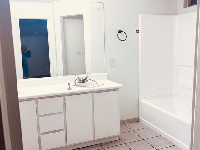 4193 Kimball Ln, Stockton, CA 95206