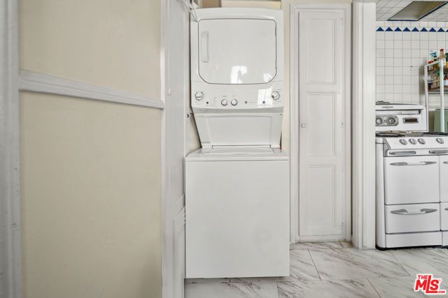 6361 Orange Street, Los Angeles, CA 90048