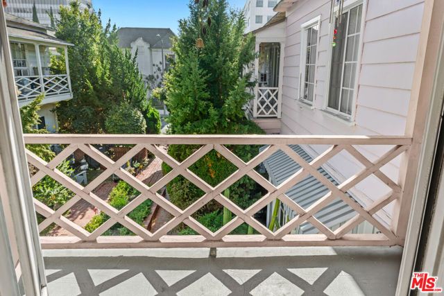 6361 Orange Street, Los Angeles, CA 90048