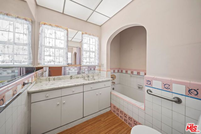 6361 Orange Street, Los Angeles, CA 90048