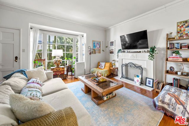 6361 Orange Street, Los Angeles, CA 90048