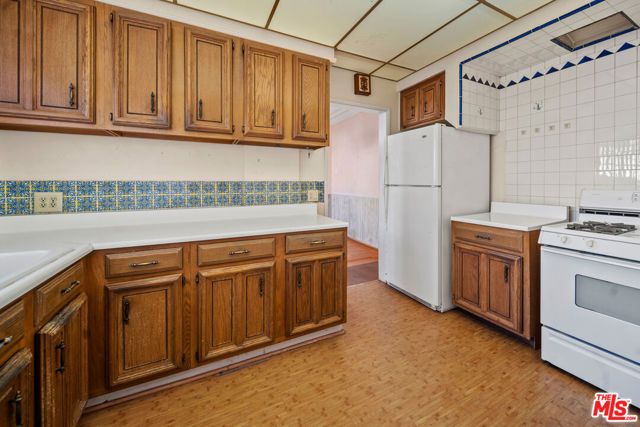 6361 Orange Street, Los Angeles, CA 90048