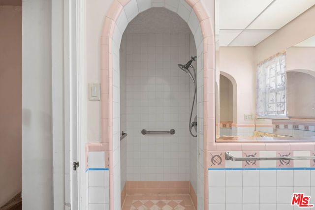 6361 Orange Street, Los Angeles, CA 90048