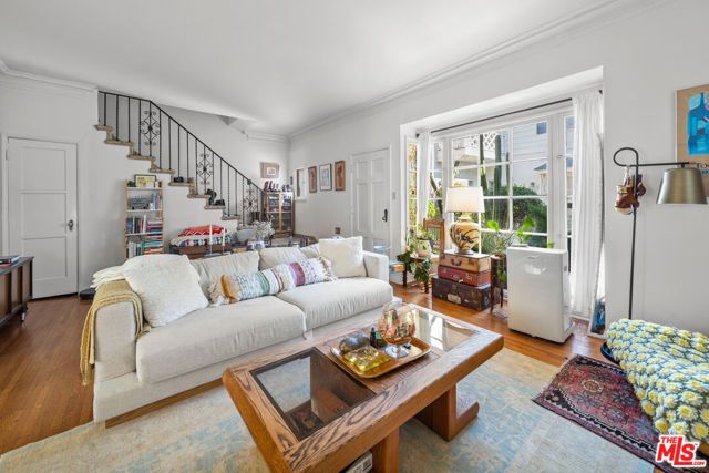 6361 Orange Street, Los Angeles, CA 90048