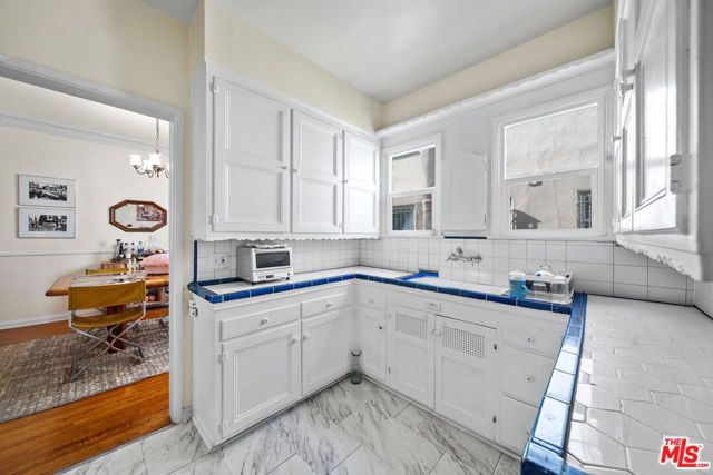 6361 Orange Street, Los Angeles, CA 90048