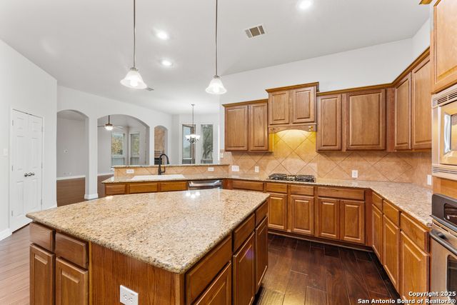 11 Sable Vly, San Antonio, TX 78258