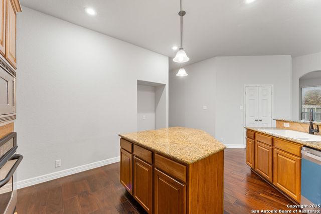 11 Sable Vly, San Antonio, TX 78258