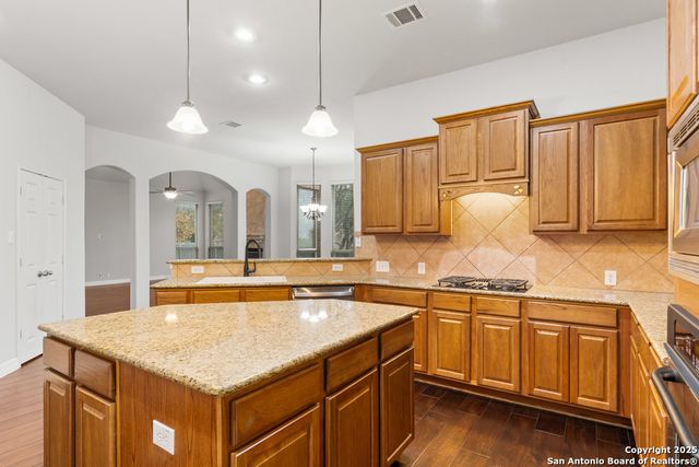 11 Sable Vly, San Antonio, TX 78258