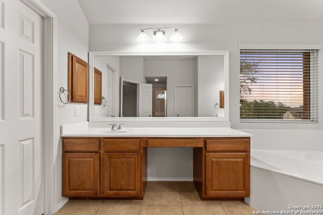 11 Sable Vly, San Antonio, TX 78258