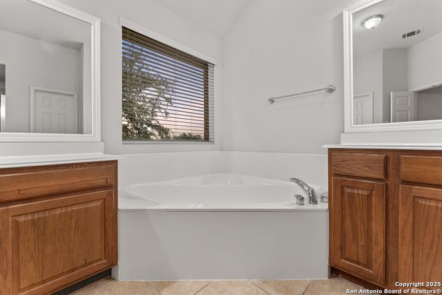 11 Sable Vly, San Antonio, TX 78258