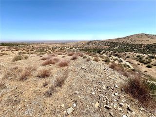 113 Juniper Mesa Road, Juniper, CA 93543