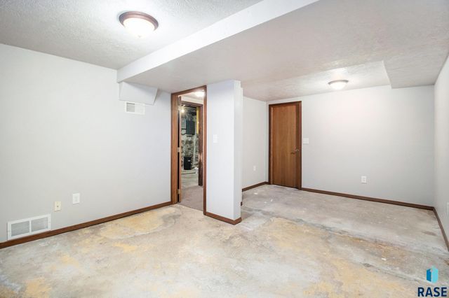 311 E 18th St Street, Sioux Falls, SD 57105