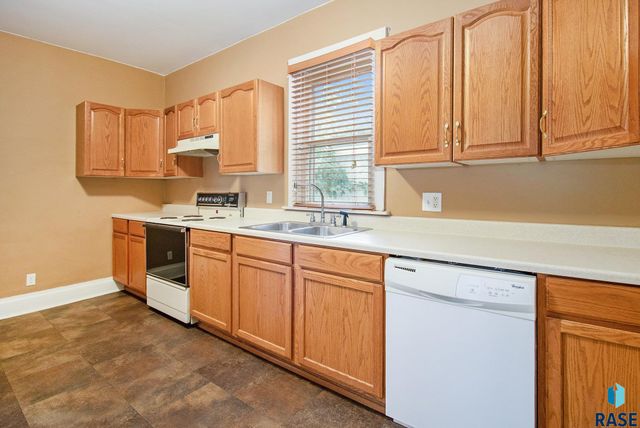 311 E 18th St Street, Sioux Falls, SD 57105