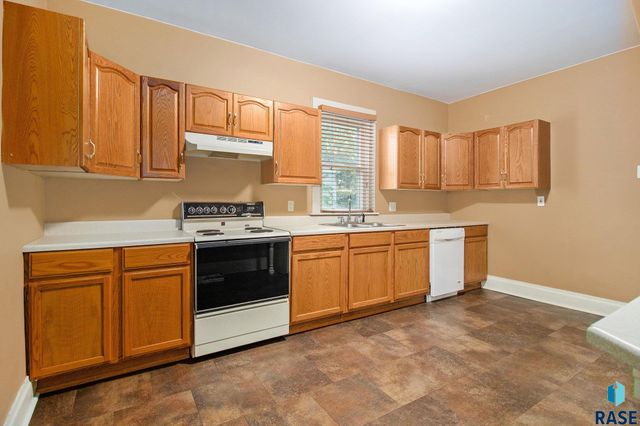 311 E 18th St Street, Sioux Falls, SD 57105