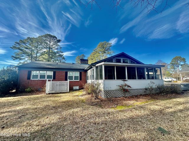 605 S Pembroke Avenue, Ahoskie, NC 27910