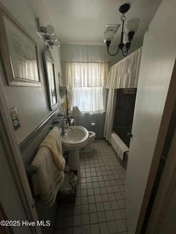 605 S Pembroke Avenue, Ahoskie, NC 27910