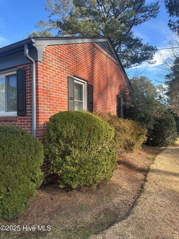 605 S Pembroke Avenue, Ahoskie, NC 27910