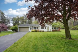 10 Pinehill Drive, Perinton, NY 14534