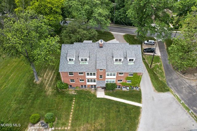 2237 Evergreen Road, Ottawa Hills, OH 43606