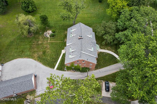 2237 Evergreen Road, Ottawa Hills, OH 43606