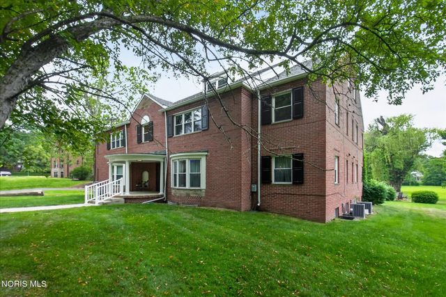 2237 Evergreen Road, Ottawa Hills, OH 43606