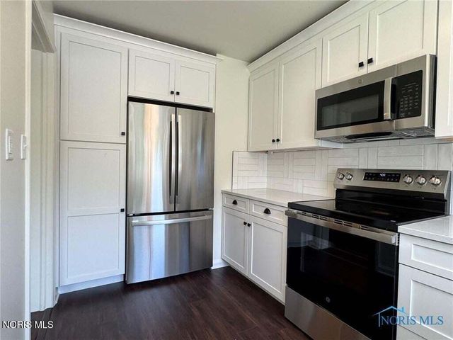 2237 Evergreen Road, Ottawa Hills, OH 43606