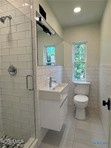 2237 Evergreen Road, Ottawa Hills, OH 43606