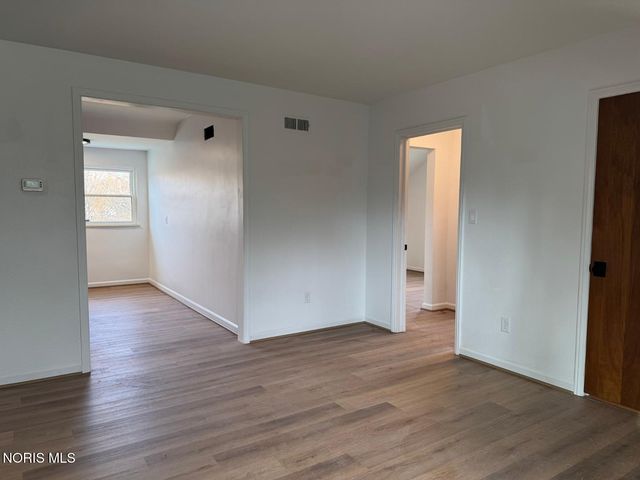 2237 Evergreen Road, Ottawa Hills, OH 43606