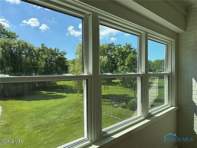 2237 Evergreen Road, Ottawa Hills, OH 43606
