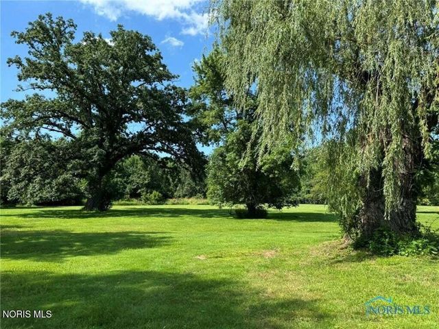 2237 Evergreen Road, Ottawa Hills, OH 43606