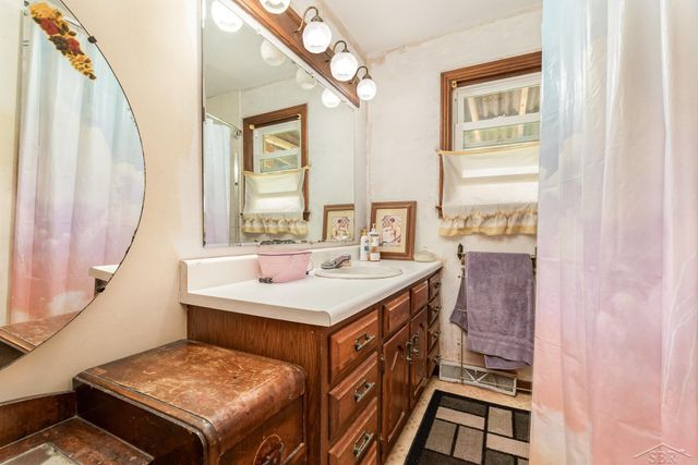 2430 S 4 Mile Road, Kawkawlin, MI 48631