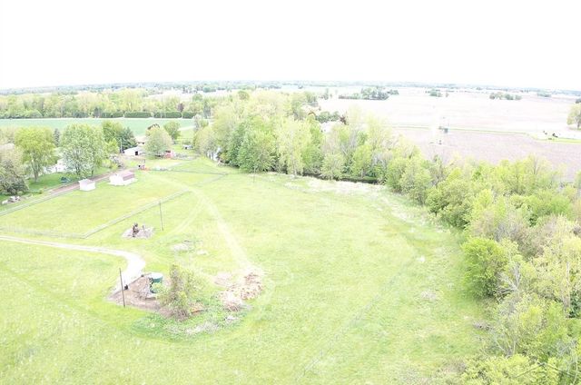 2430 S 4 Mile Road, Kawkawlin, MI 48631