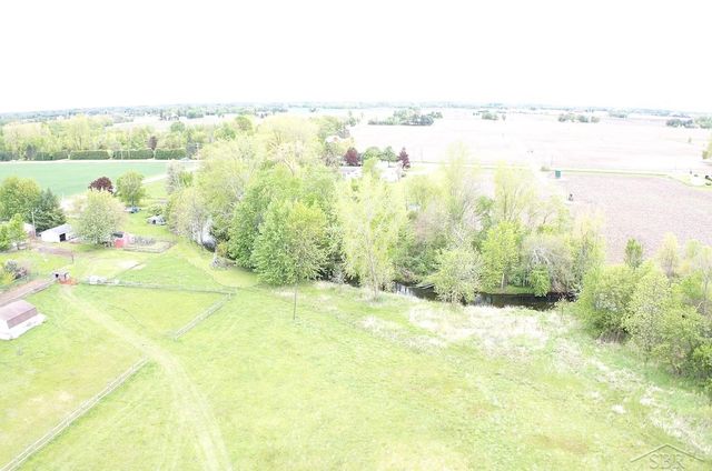 2430 S 4 Mile Road, Kawkawlin, MI 48631