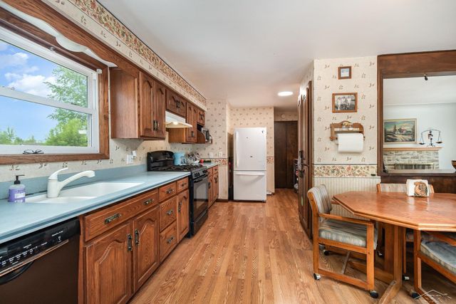 2430 S 4 Mile Road, Kawkawlin, MI 48631