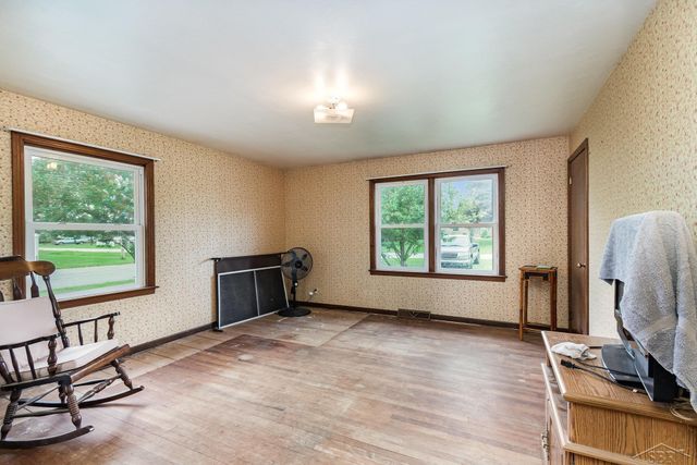 2430 S 4 Mile Road, Kawkawlin, MI 48631