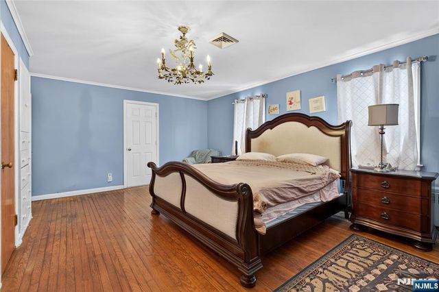 16 Parkview Place, Passaic, NJ 07055