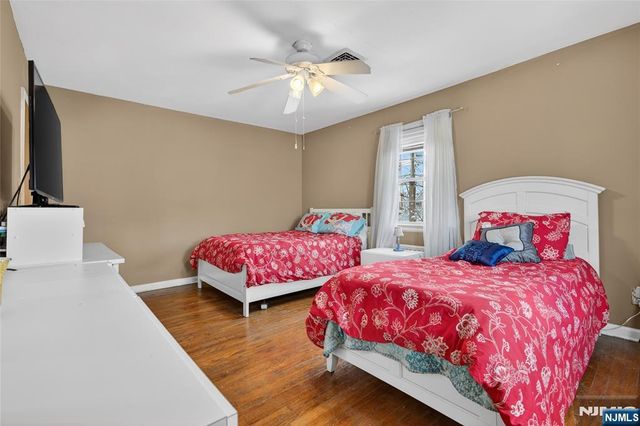 16 Parkview Place, Passaic, NJ 07055