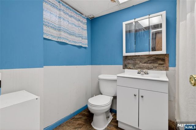 16 Parkview Place, Passaic, NJ 07055