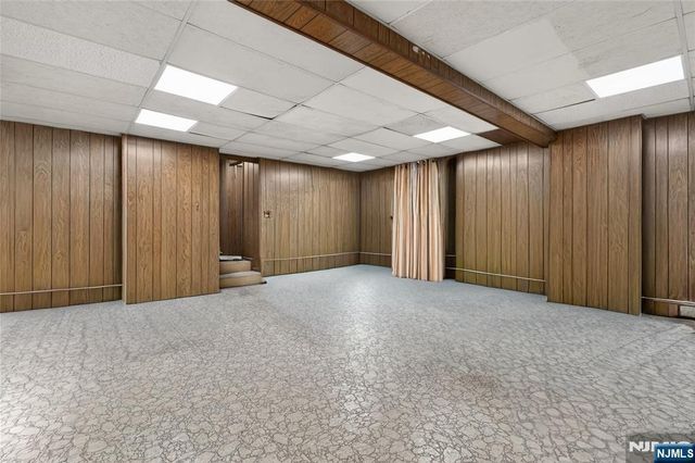 16 Parkview Place, Passaic, NJ 07055