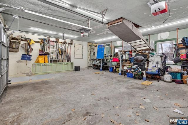 16 Parkview Place, Passaic, NJ 07055