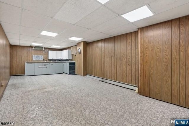 16 Parkview Place, Passaic, NJ 07055