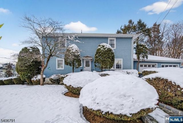 16 Parkview Place, Passaic, NJ 07055