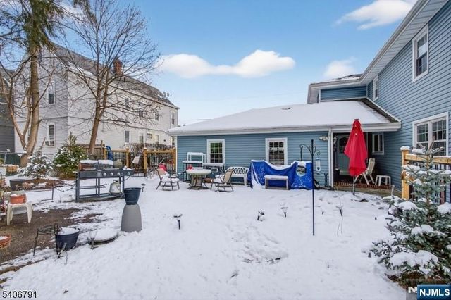 16 Parkview Place, Passaic, NJ 07055