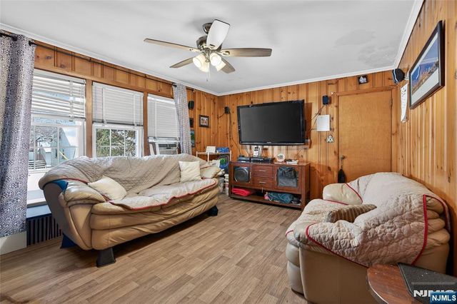 16 Parkview Place, Passaic, NJ 07055