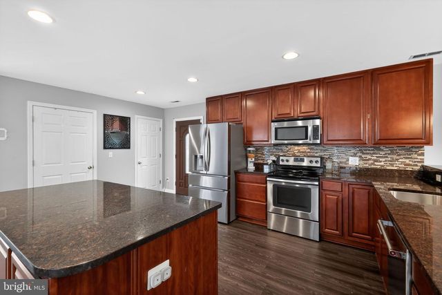 305 OAKWOOD RD, Edgewater, MD 21037