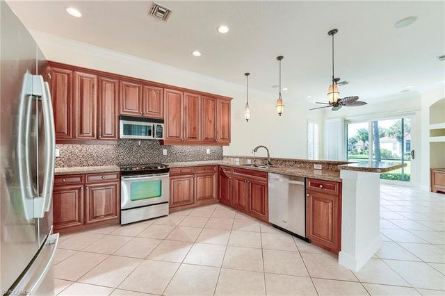 8917 Greenwich Hills WAY, Fort Myers, FL 33908