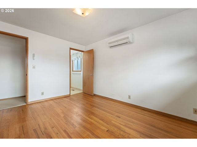 1490 HALLINAN St, Lake Oswego, OR 97034